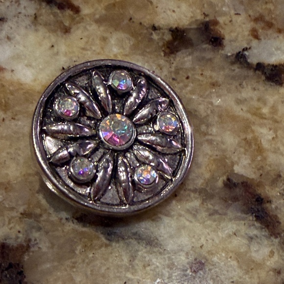 Set of 4 silvertone sparkly snaps for snap-in pendants, bracelets, rings - EUC - Picture 2 of 7